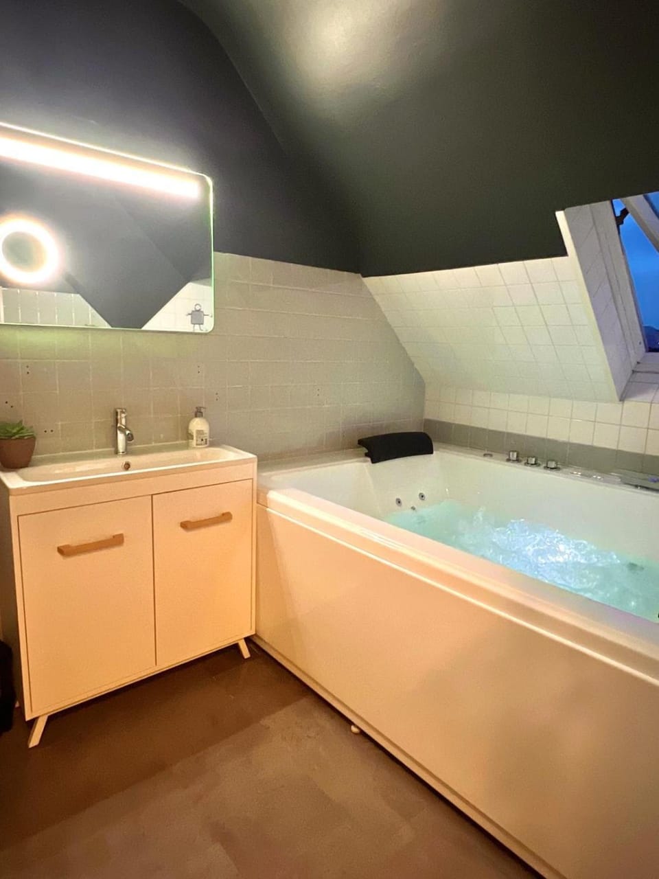 Hot Tub, Bathroom, Bath