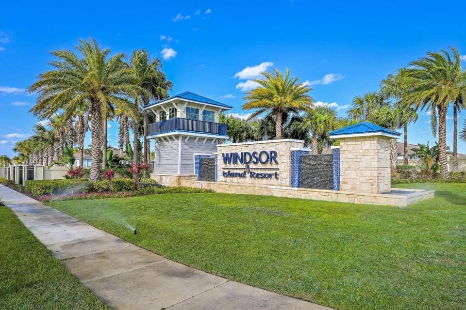 New Luxury Single Family 9BR Windsor Island Resort House in Polk County