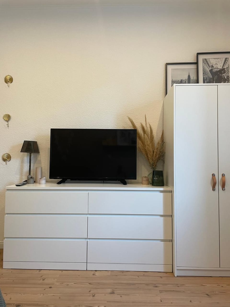TV and multimedia, Living room, hair dresser