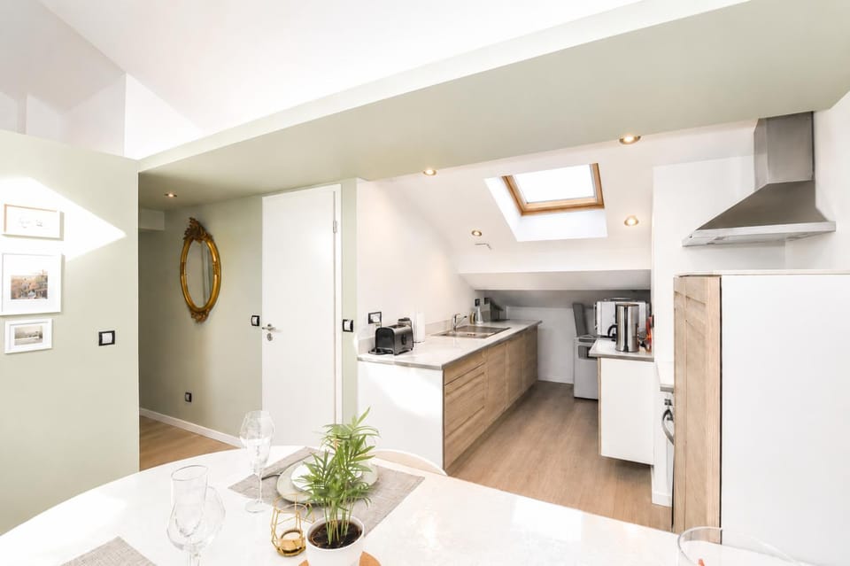 Dining area, kitchen