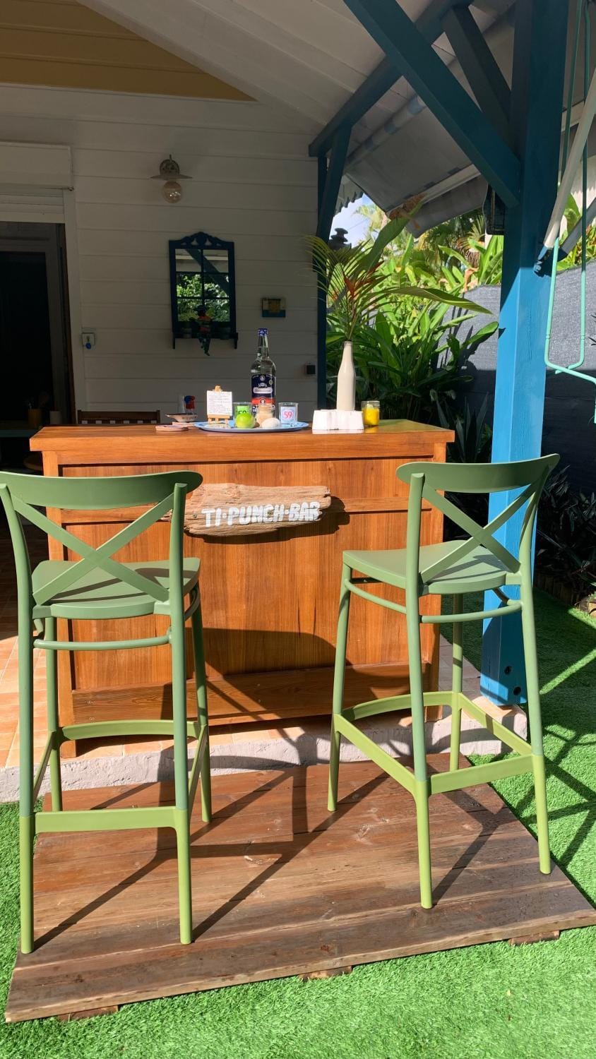 Patio, Lounge or bar