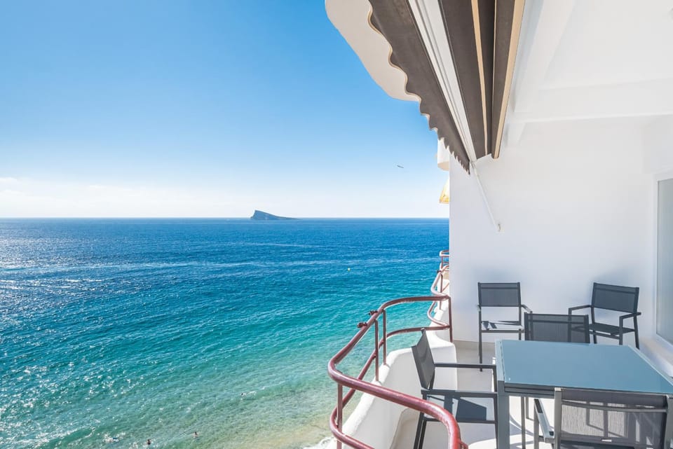 Day, Natural landscape, View (from property/room), Balcony/Terrace, Living room, Dining area, Sea view