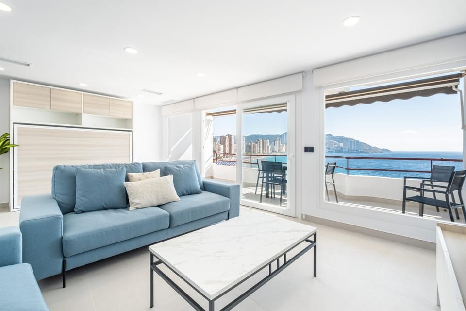 Natural landscape, View (from property/room), Balcony/Terrace, Living room, Dining area, Mountain view, Sea view