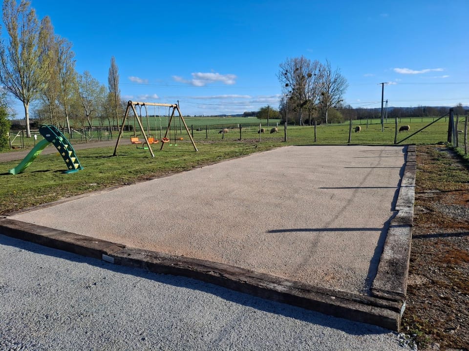 Les Ch'tis Normands Gîte à la campagne avec terrain de pétanque House in Normandy