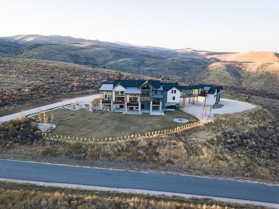 Skybridge Bear Lake Sleeps 61-75 with condo add-on House in Idaho