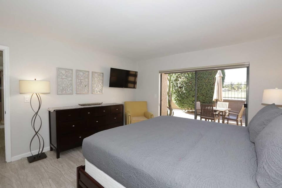 Waterfront, Golf, Camelback Mtn View, 2 Patios House in McCormick Ranch