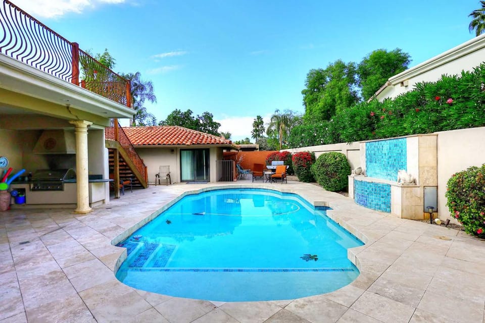 Private Executive Home, Pet Friendly, Walkable House in McCormick Ranch