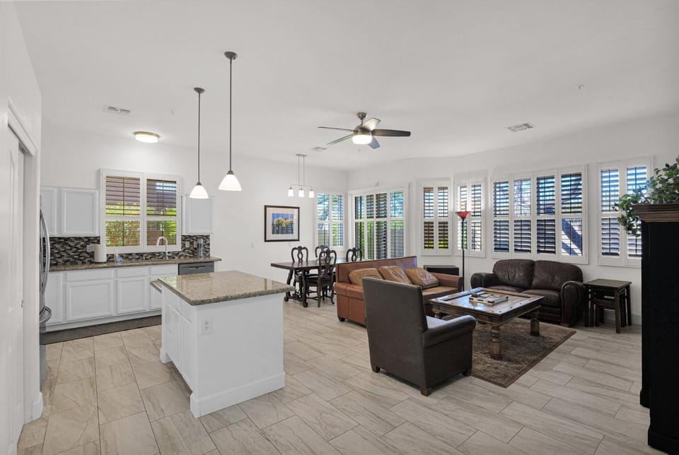 Privacy, Pickleball, Club House, Hiking, Mountains House in Scottsdale