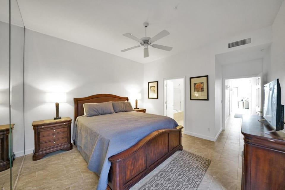 Waterfront 1st Flr, Gated, 2 BD Office, Trail House in McCormick Ranch