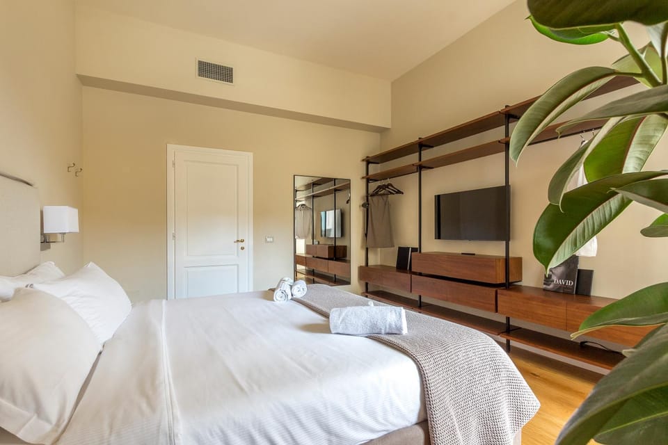 Lungarno marvelous apartment with private parking Apartment in Florence