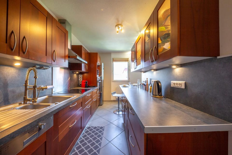 Kitchen or kitchenette, dishwasher, minibar, oven, pet friendly, stove