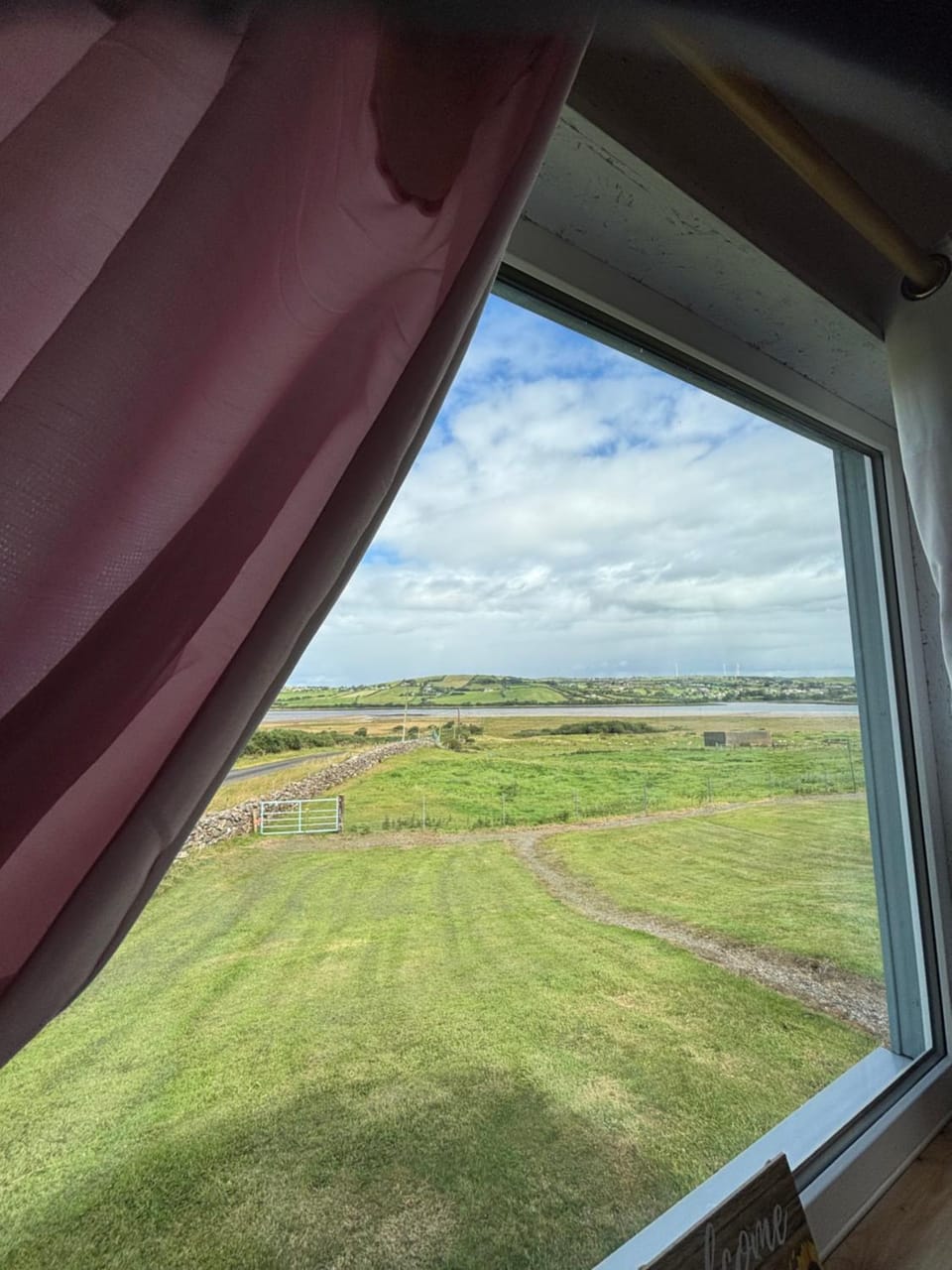 The Lazy Llama Farm Stay Shepherd Hut Apartment in County Donegal