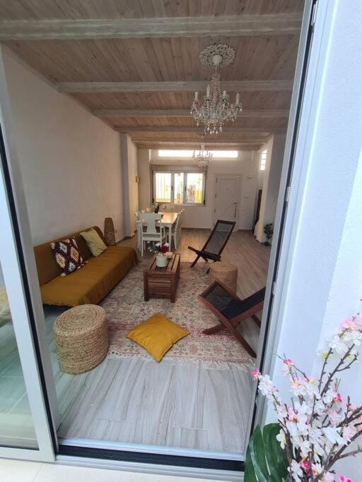 Cheerful 5-bedroom home with unique rooftop views Villa in Tarifa