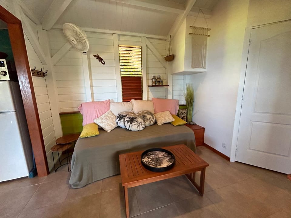 Bungalow, gîte les fleurs du colibri House in Bouillante