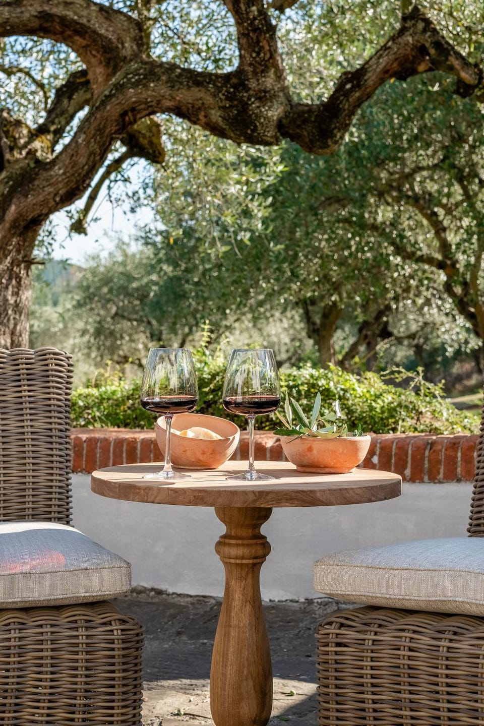 Patio, Garden, Seating area, Dining area, Garden view