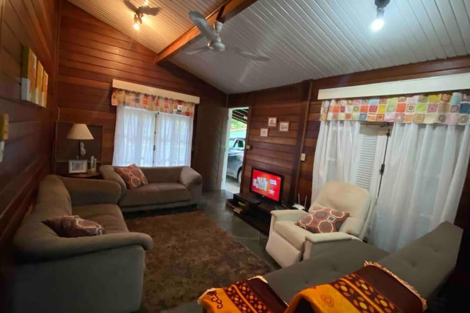 TV and multimedia, Living room, Seating area, fireplace