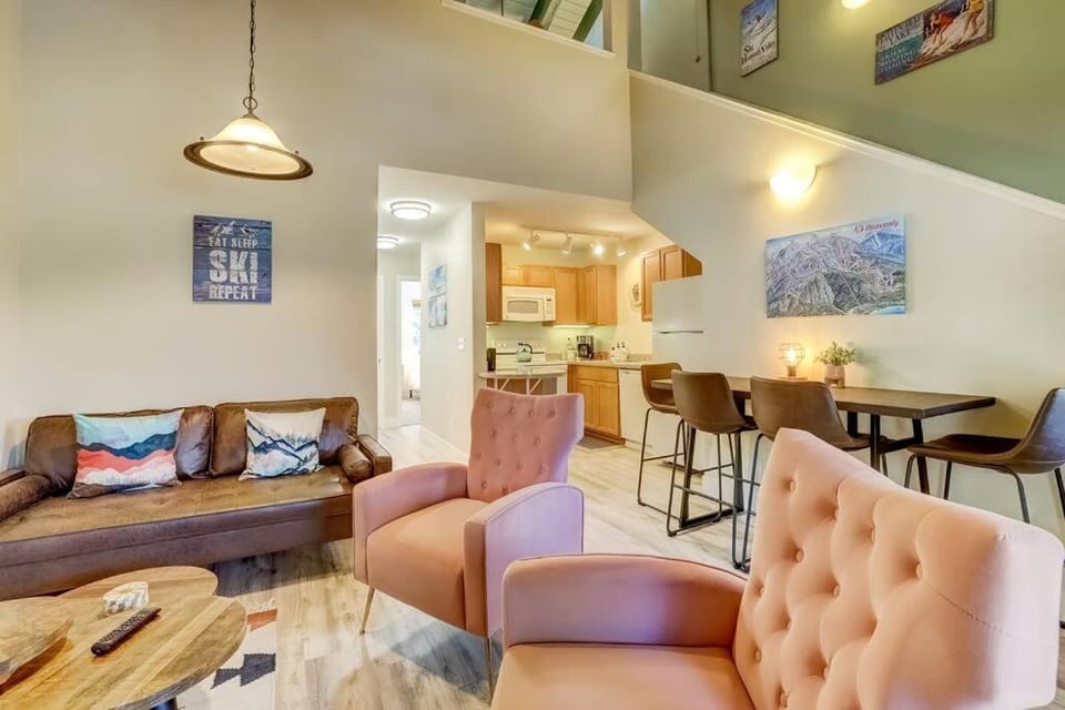 Tahoe Snowbird Retreat Apartment in Kingsbury