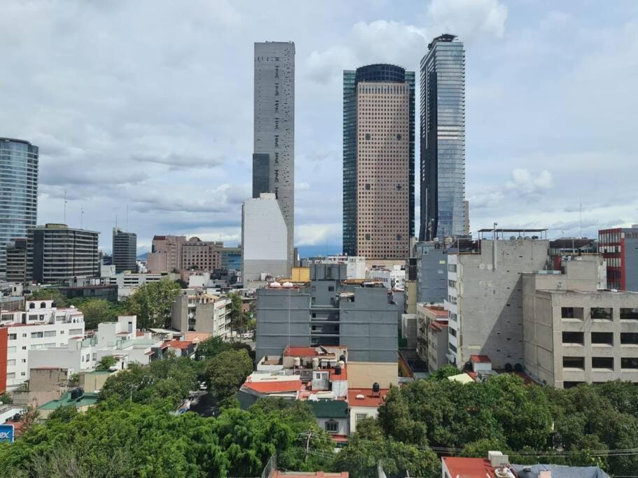 City view, Location