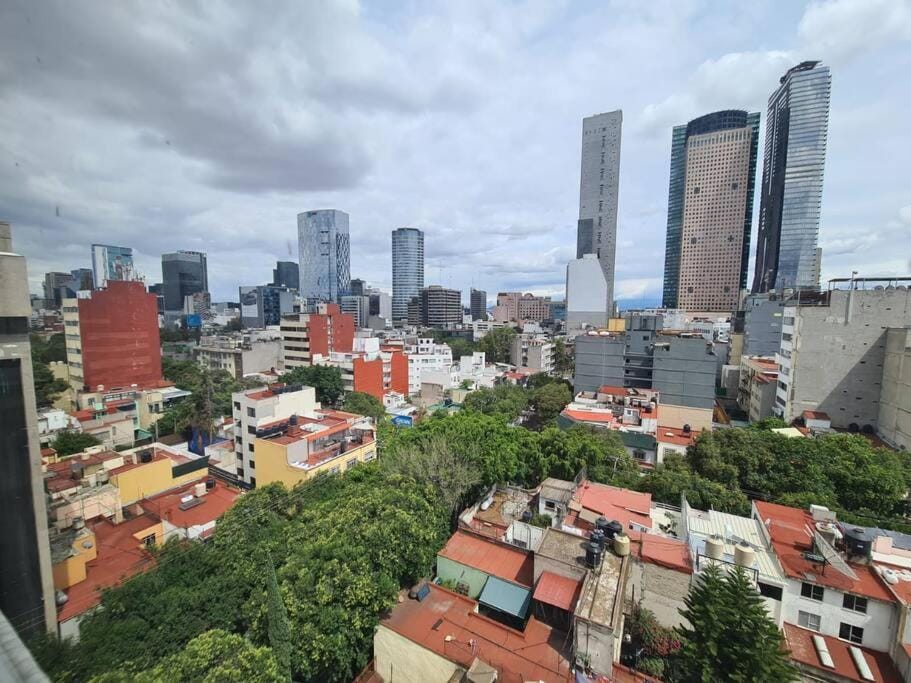 City view, Street view, Location