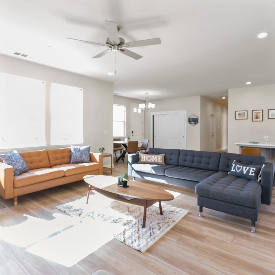 Newly Built Murphys Modern Retreat House in Murphys