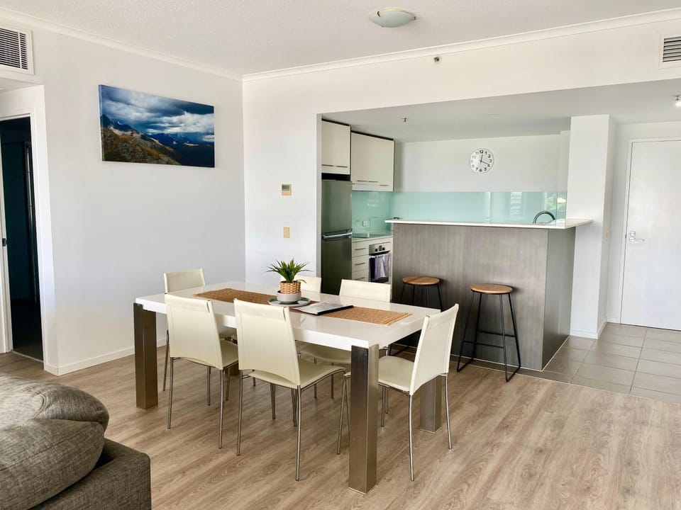 Altitude Eleven - Stadium & River Panorama Apartment in Townsville