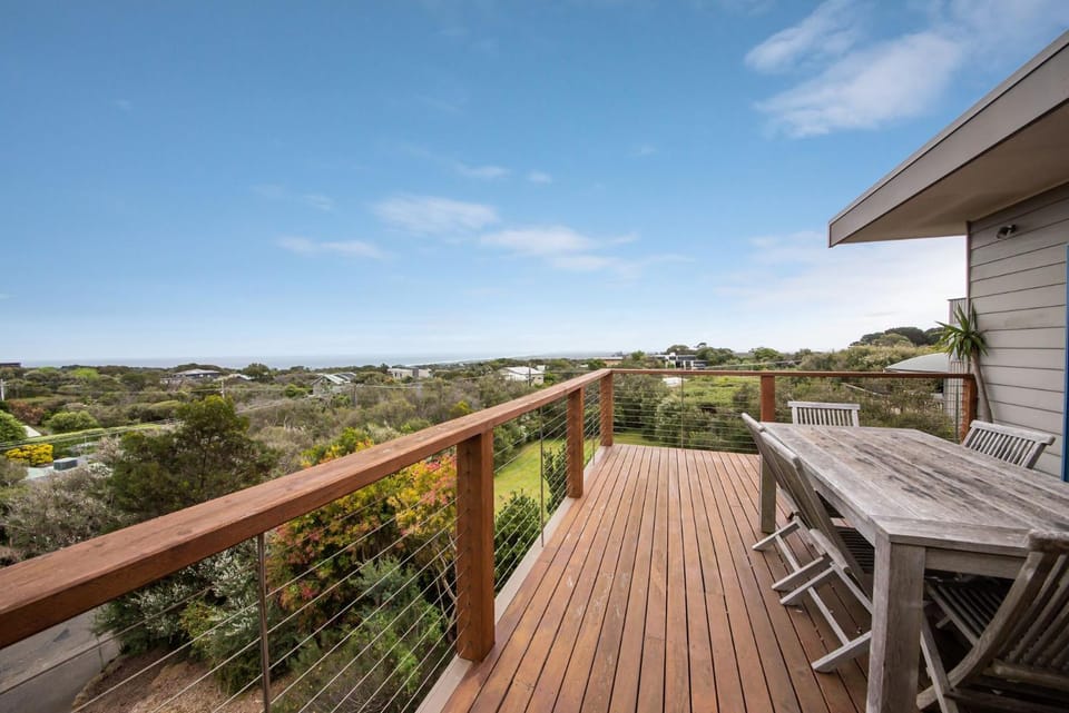 View (from property/room), Balcony/Terrace, Dining area