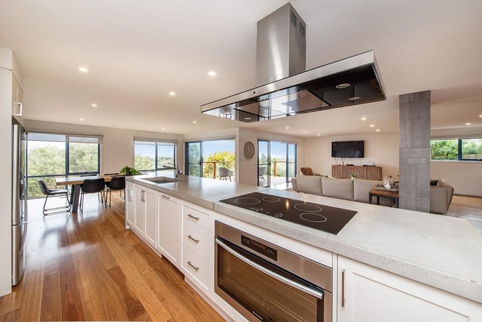 Kitchen or kitchenette, Living room, Dining area