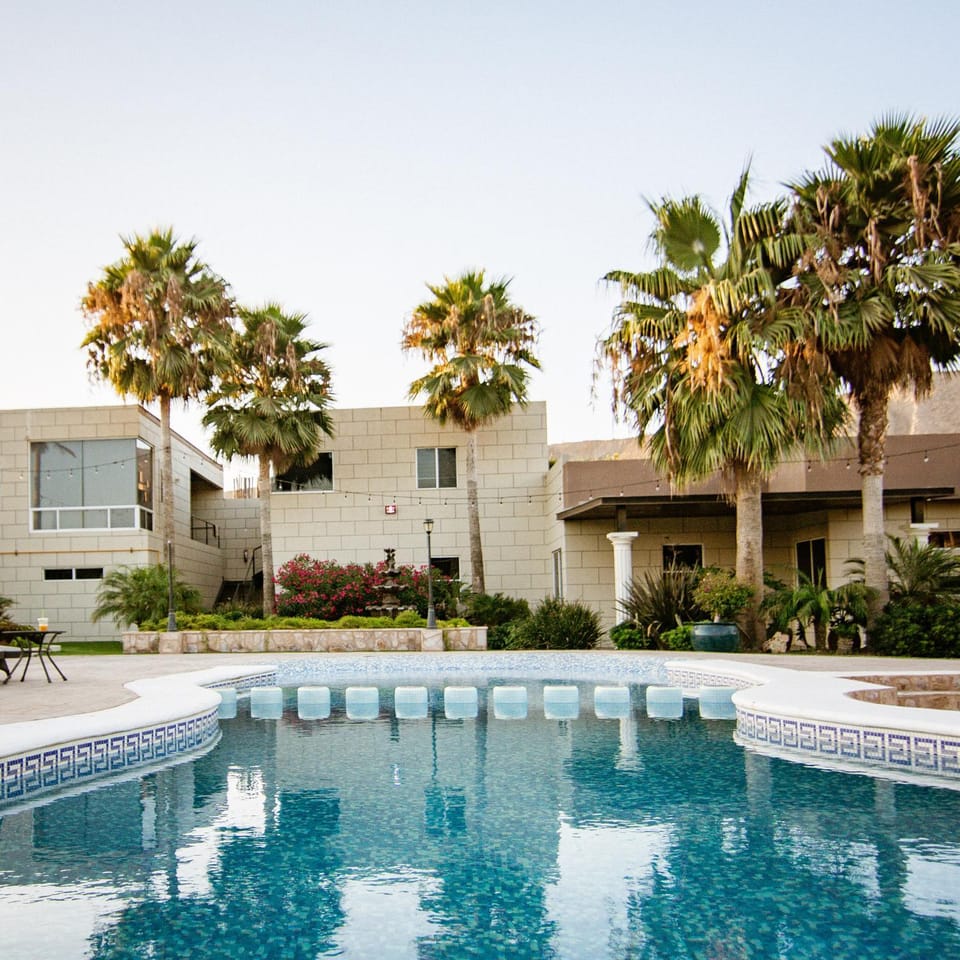 Property building, Day, Garden, Garden view, Pool view, Swimming pool