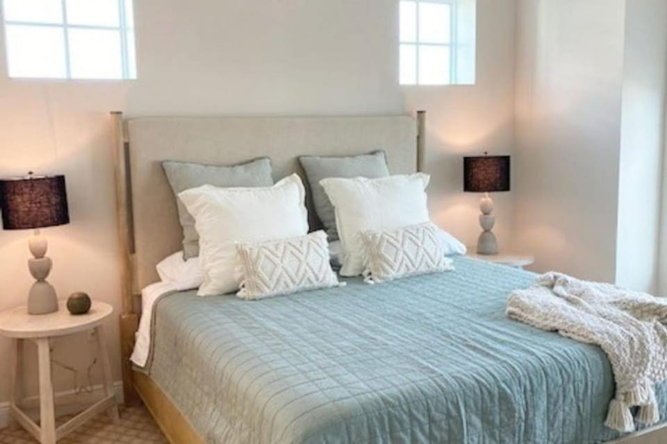 Bed, Bedroom