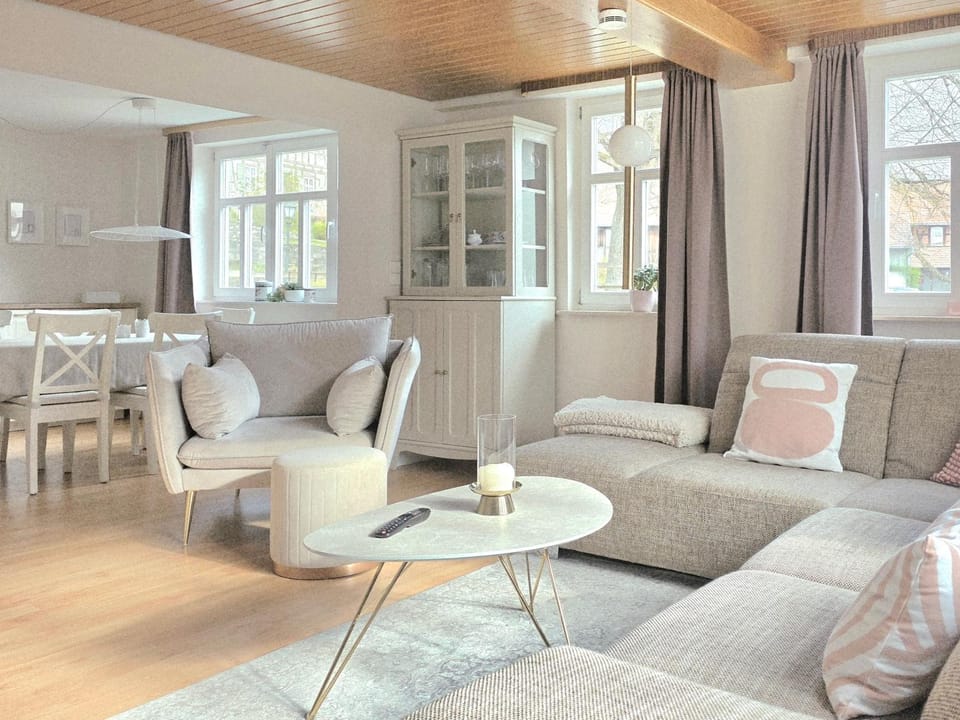 Living room, Seating area, Dining area