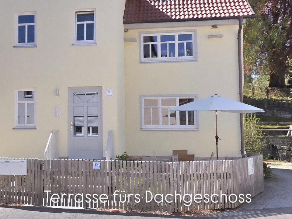 Property building, Balcony/Terrace, Balcony/Terrace