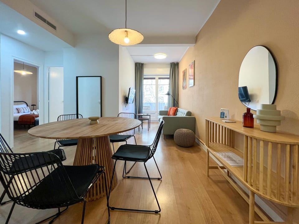 Living room, Seating area, Dining area