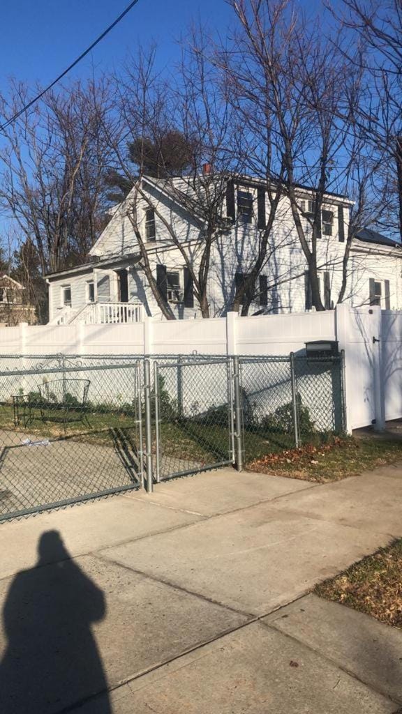 cozzy room with private entrance and drive way Vacation rental in Elizabeth