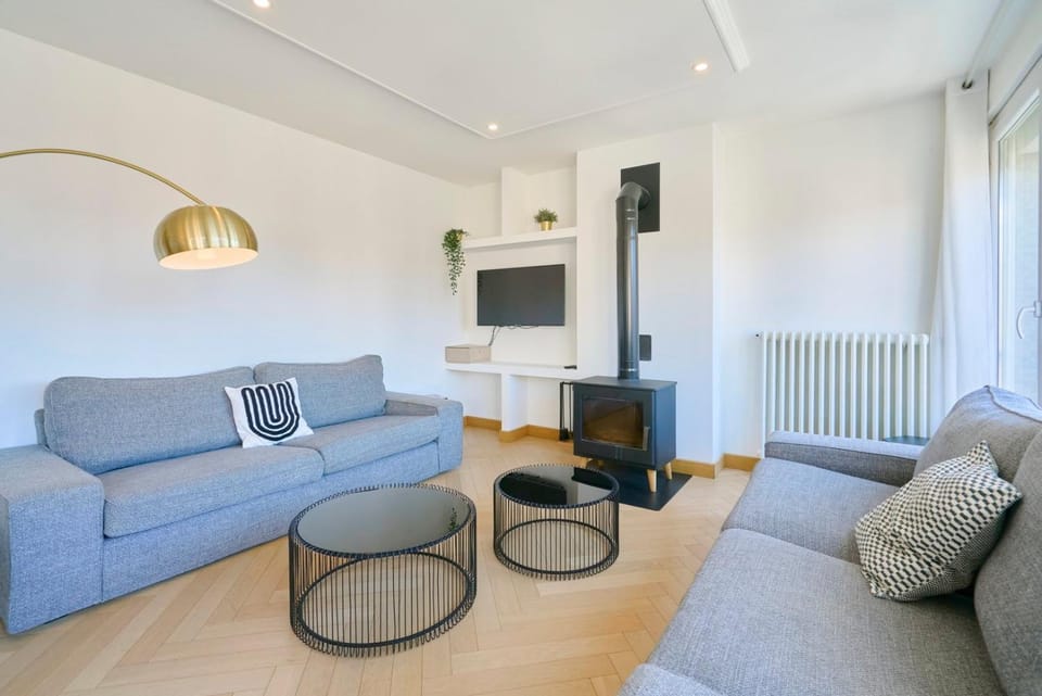 Large 130 m² 4-bedroom apartment Apartment in Lille
