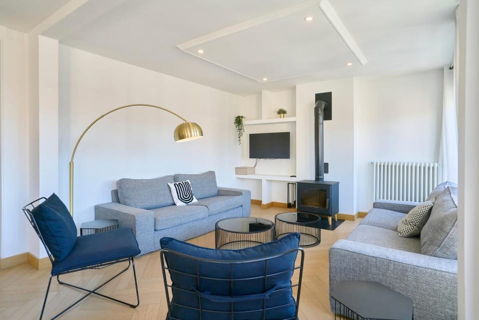 Large 130 m² 4-bedroom apartment Apartment in Lille