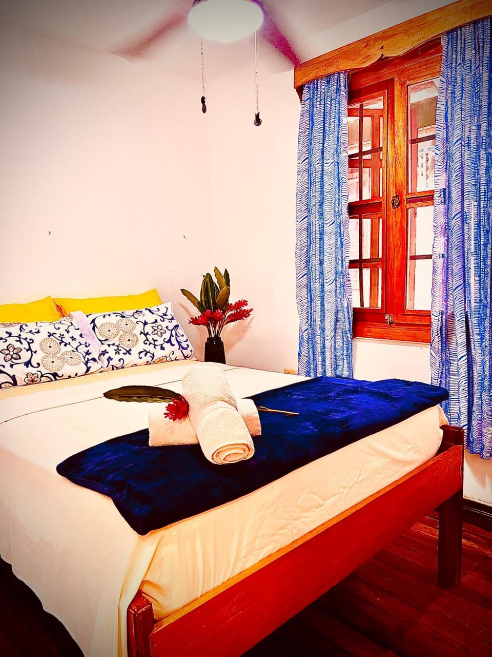Bed, Photo of the whole room, Bedroom, fireplace