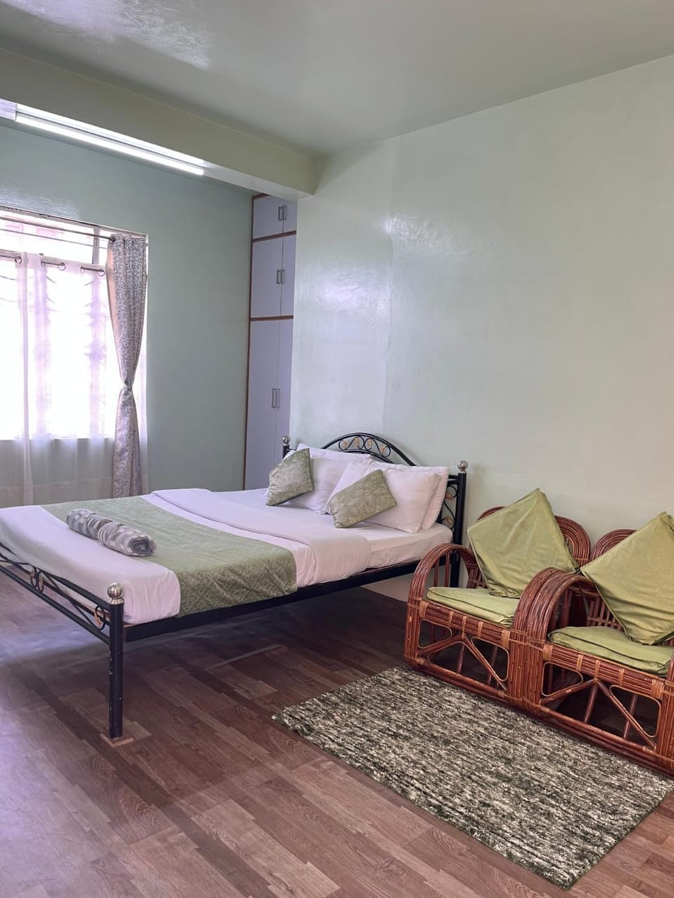 Photo of the whole room, Bedroom
