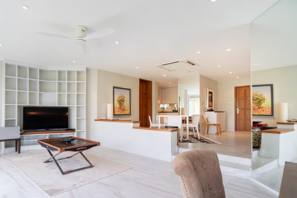 TV and multimedia, Living room, Seating area, Dining area, Evening entertainment