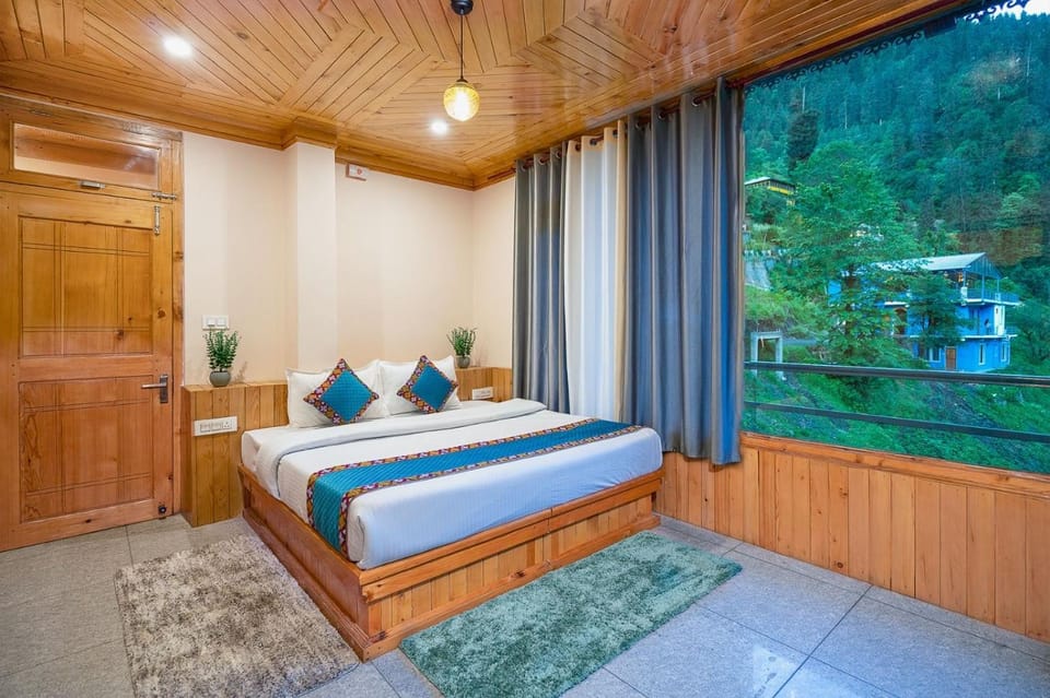 Bed, Natural landscape, Photo of the whole room, Bedroom, Mountain view