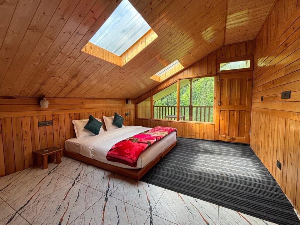 Photo of the whole room, Bedroom