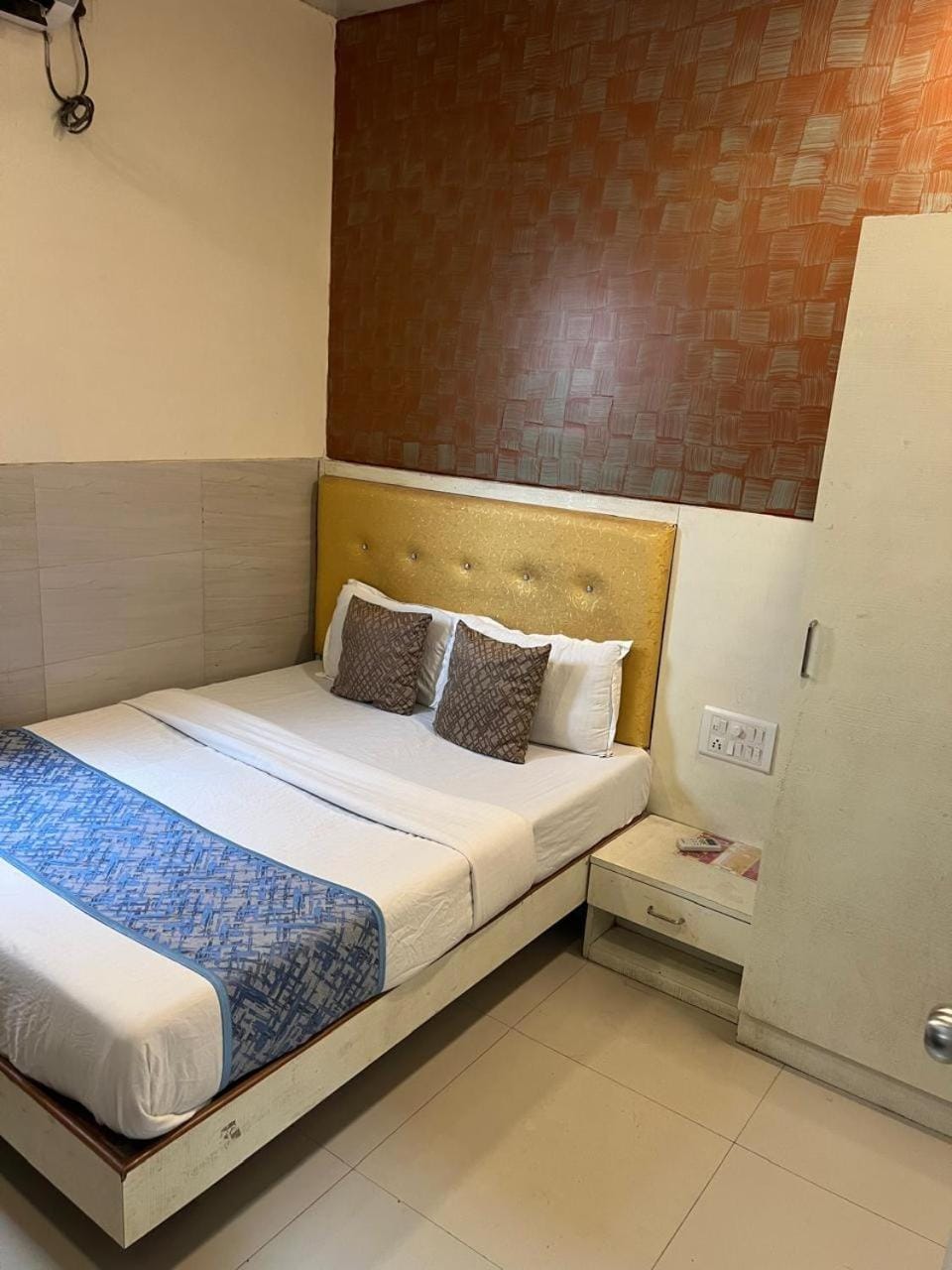 Bed, Bedroom, wardrobe