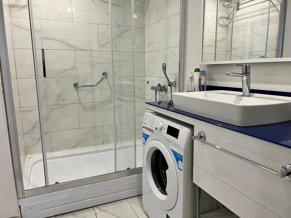 Shower, Toilet, washing machine
