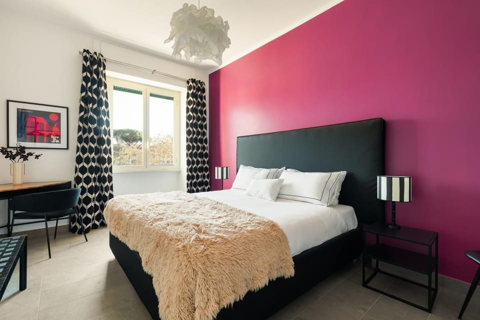 Photo of the whole room, Bedroom