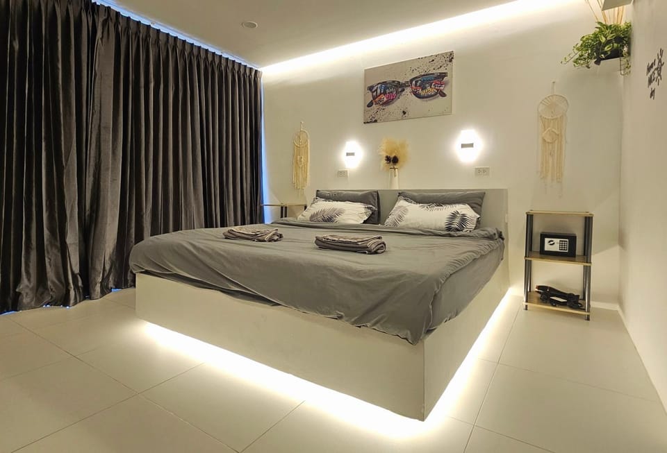 Bed, Photo of the whole room