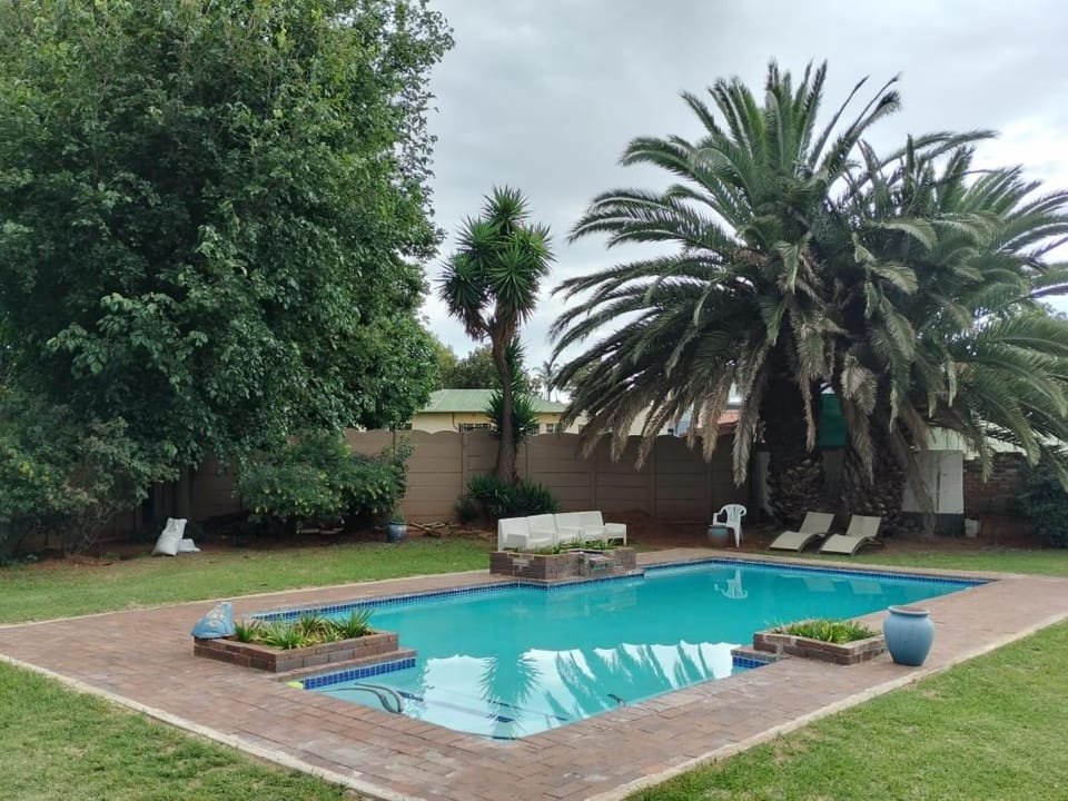 Nabeelah's Guesthouse Apartment in Roodepoort