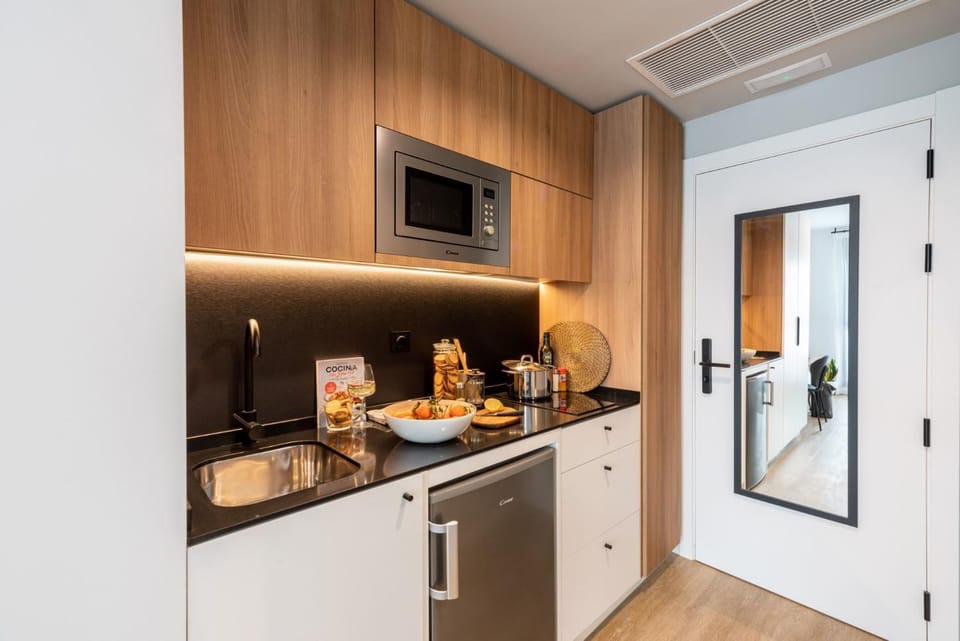 Kitchen or kitchenette