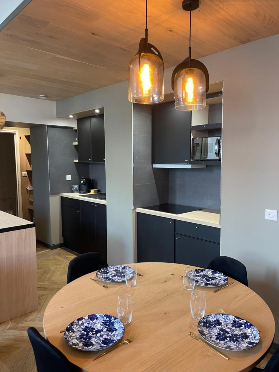Superbe F3 meublé , hyper centre, fibre, idéal Pro Apartment in Montluçon