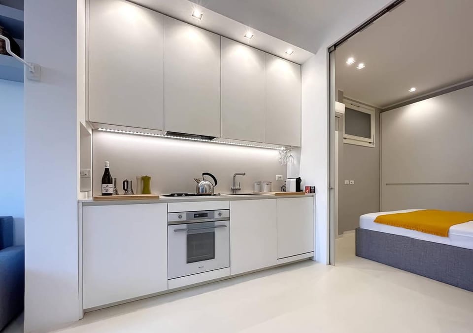 Kitchen or kitchenette, Bedroom