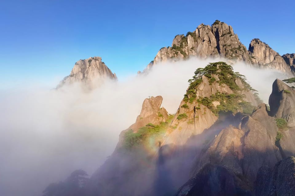 Nearby landmark, Day, Natural landscape, Mountain view