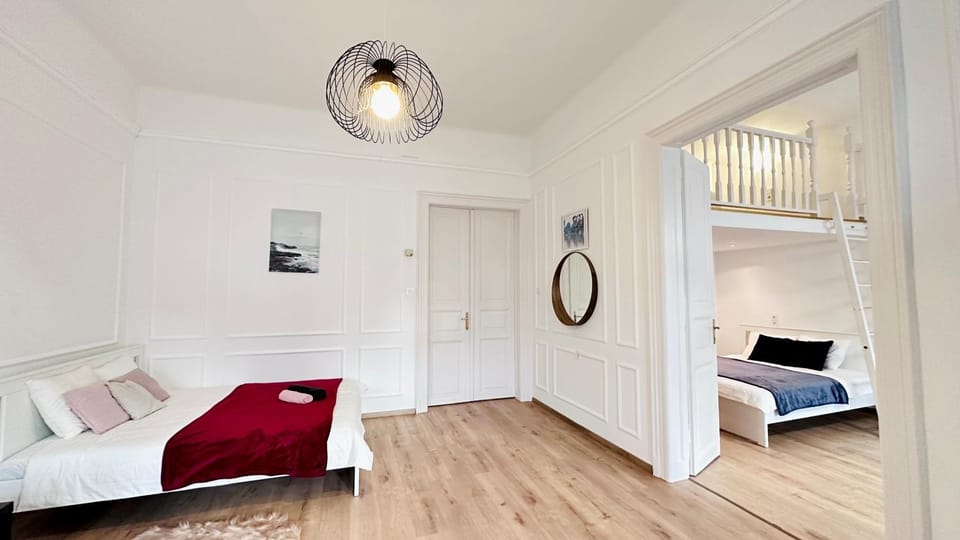 Photo of the whole room, Bedroom